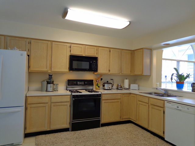 For Sale: 814 Kalamazoo Cir Vernon Hills, IL 60061