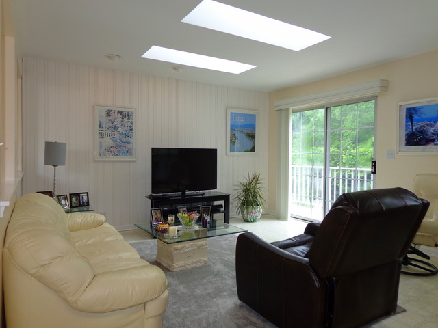 For Sale: 814 Kalamazoo Cir Vernon Hills, IL 60061