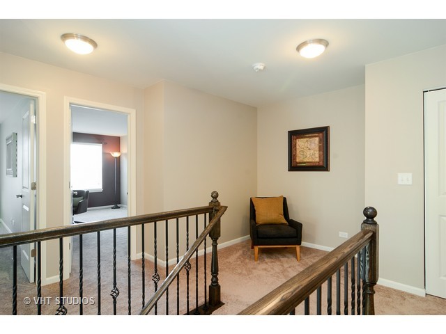 2367 N Moseley Ct
