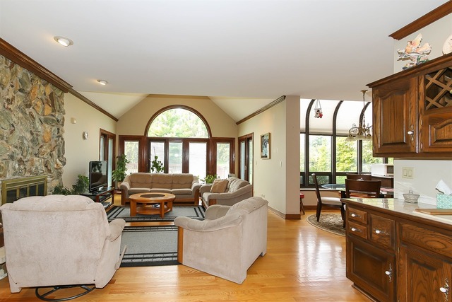 426 Lauder Ln