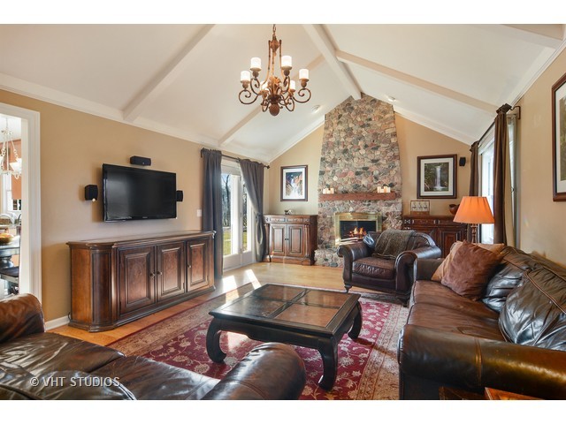 885 W Kelly Ann Dr