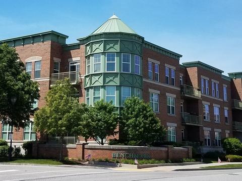 190 W Johnson St #404
