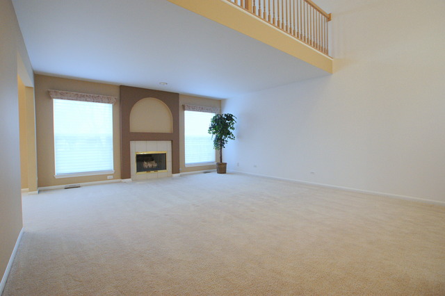 For Sale: 690 N Charter Hall Dr Palatine, IL 60067
