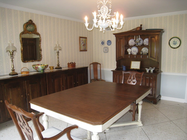 For Sale: 24 Cambridge Ln Lincolnshire, IL 60069