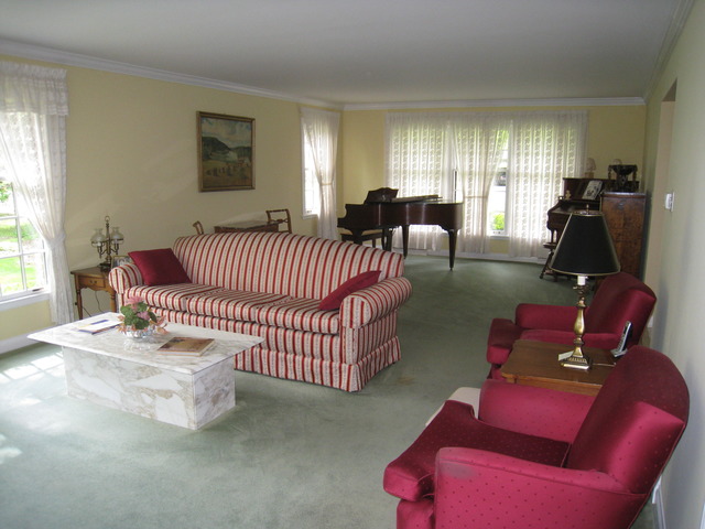 For Sale: 24 Cambridge Ln Lincolnshire, IL 60069