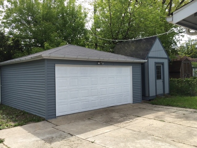 For Sale: 1527 Grove Dr Round Lake, IL 60073