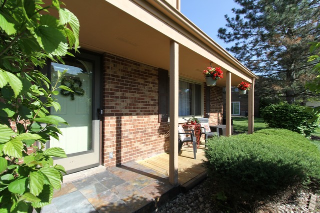 For Sale: 1291 E Evergreen Dr #APT 1 Palatine, IL 60074