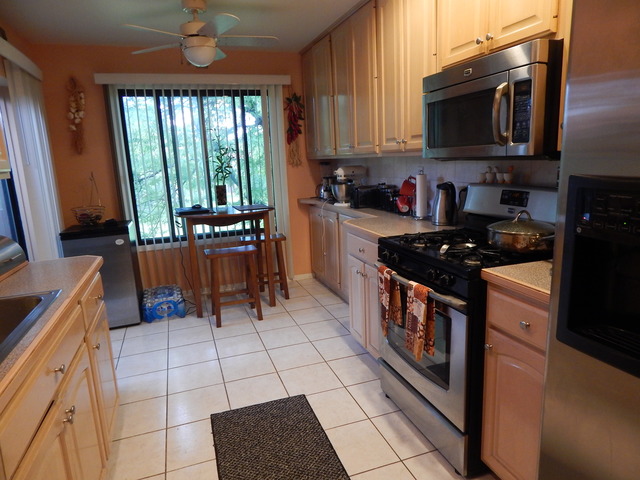 For Sale: 1011 E Glavin Ct #2 Palatine, IL 60074
