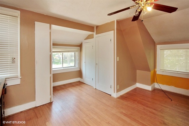 For Sale: 449 N Sheridan Rd Waukegan, IL 60085