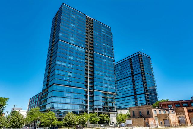 111 E Chestnut St #26H