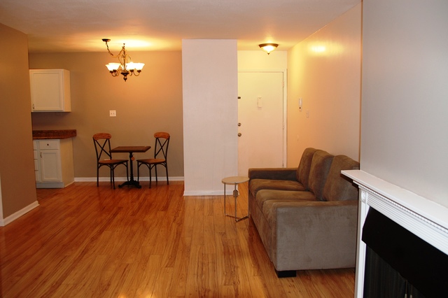 645 Grove Dr #103
