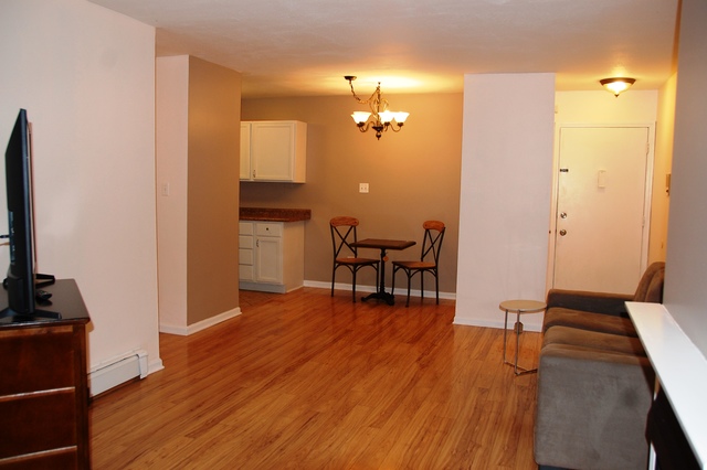 645 Grove Dr #103