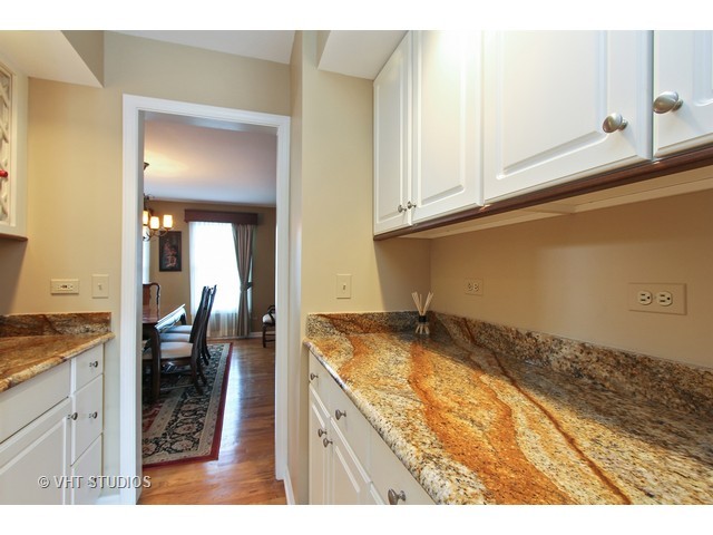 5537 Oak Grove Cir