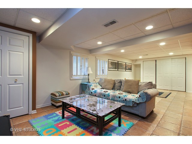 5537 Oak Grove Cir