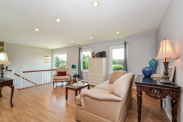 For Sale: 289 Armstrong Dr Buffalo Grove, IL 60089