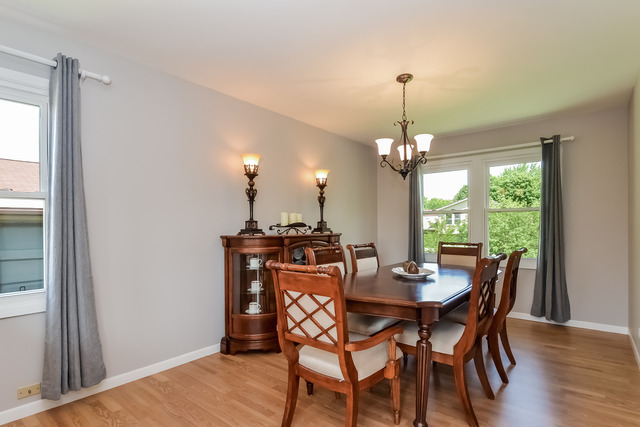 For Sale: 289 Armstrong Dr Buffalo Grove, IL 60089