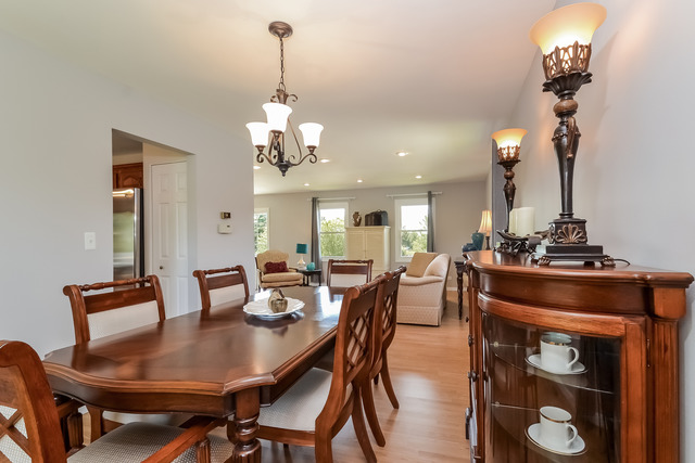 For Sale: 289 Armstrong Dr Buffalo Grove, IL 60089