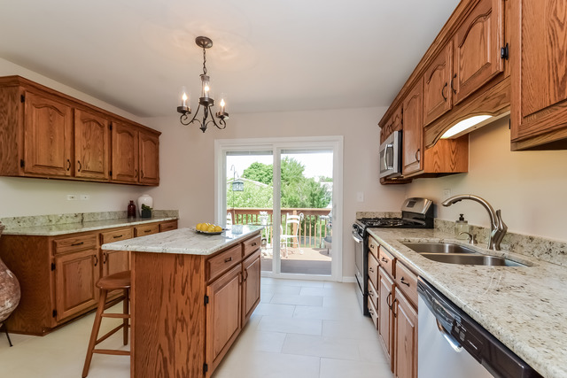 For Sale: 289 Armstrong Dr Buffalo Grove, IL 60089