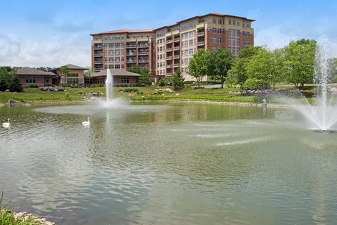 40 Prairie Park Dr #303