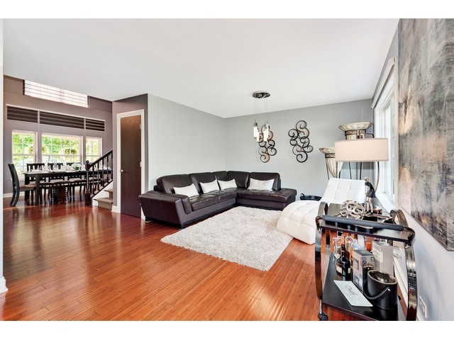 1925 Rochelle Ct