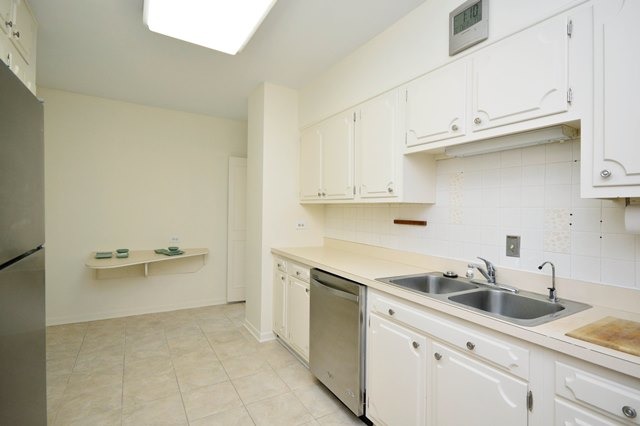 For Sale: 1616 Sheridan Rd #APT 6E Wilmette, IL 60091