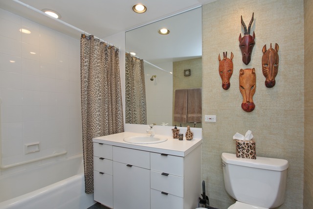 For Sale: 2338 Elmwood Ave Wilmette, IL 60091