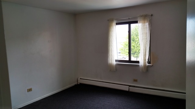 For Sale: 130 S La Londe Ave #3F Addison, IL 60101