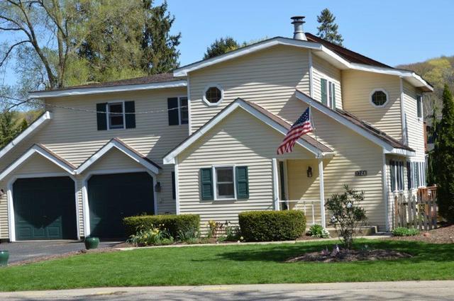 1105 Applewood Ln