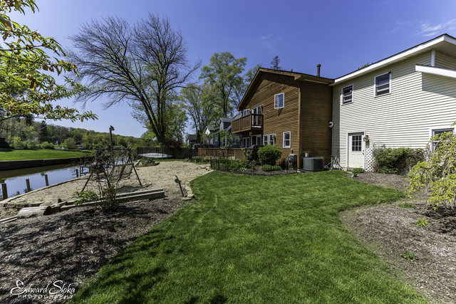 1105 Applewood Ln