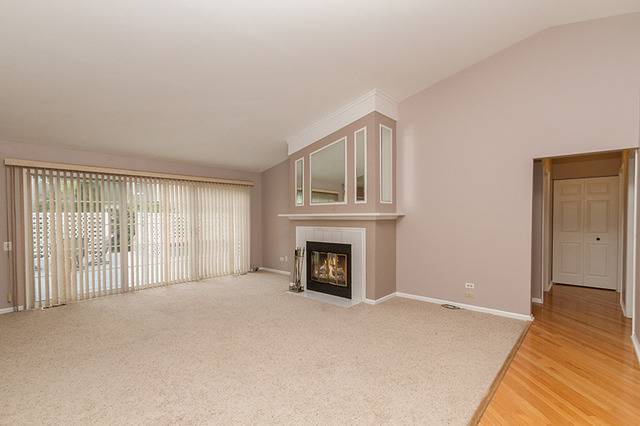 For Sale: 2220 Cumberland Pkwy Algonquin, IL 60102
