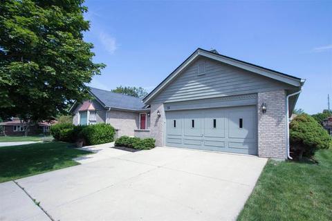 693 Braintree Ln