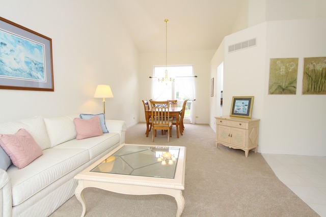 For Sale: 863 S Castlewood Ln Bartlett, IL 60103