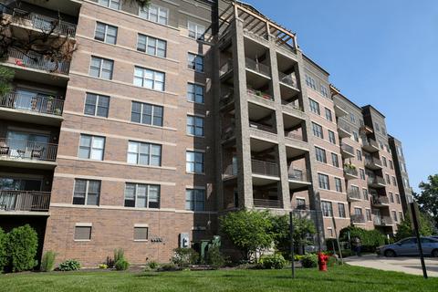 225 Main St #208