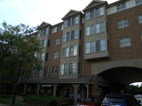 225 Main St #208