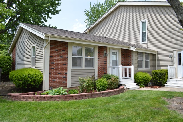 For Sale: 310 Milton Ct #APT A Bloomingdale, IL 60108