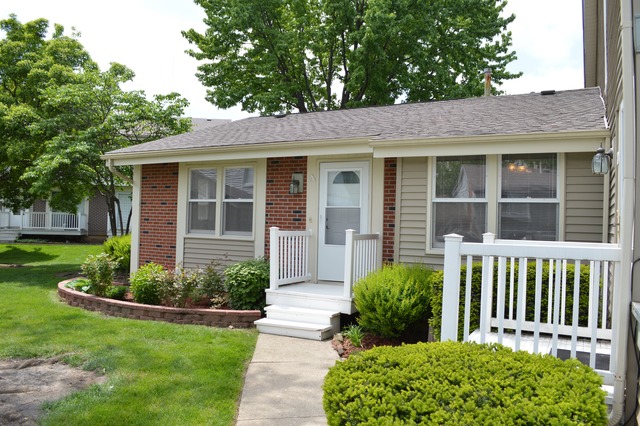 For Sale: 310 Milton Ct #APT A Bloomingdale, IL 60108