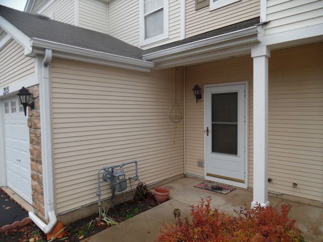 2215 Flagstone Ln