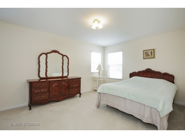 327 Charles St