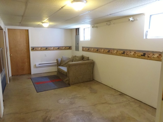 For Sale: 404 Hoover Dr Carpentersville, IL 60110