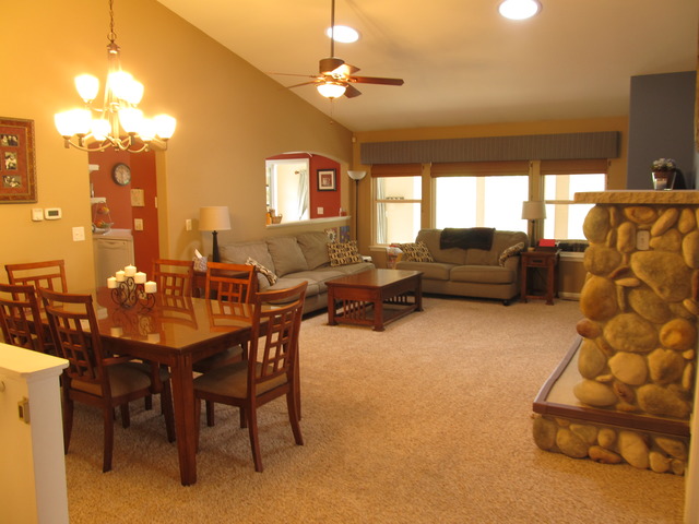 For Sale: 6217 Providence Dr Carpentersville, IL 60110