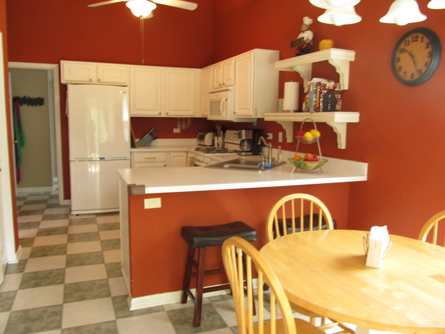For Sale: 6217 Providence Dr Carpentersville, IL 60110