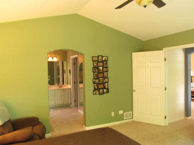 For Sale: 6217 Providence Dr Carpentersville, IL 60110