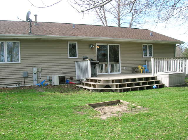 97 E Robinson Ave