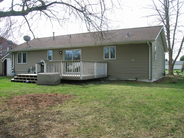 97 E Robinson Ave