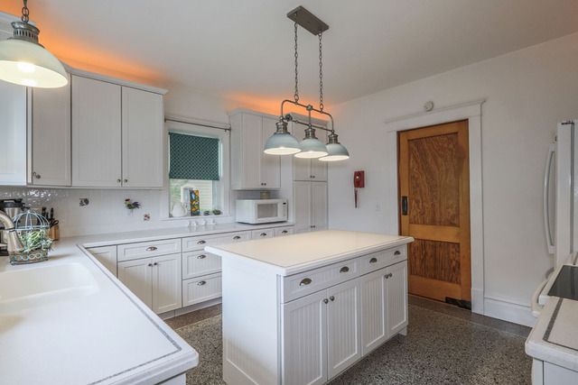 For Sale: 203 S 1st St Dundee, IL 60118