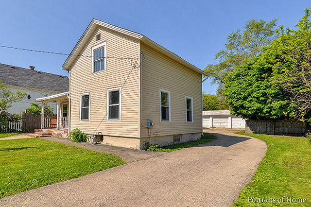 For Sale: 606 Grace St Elgin, IL 60120