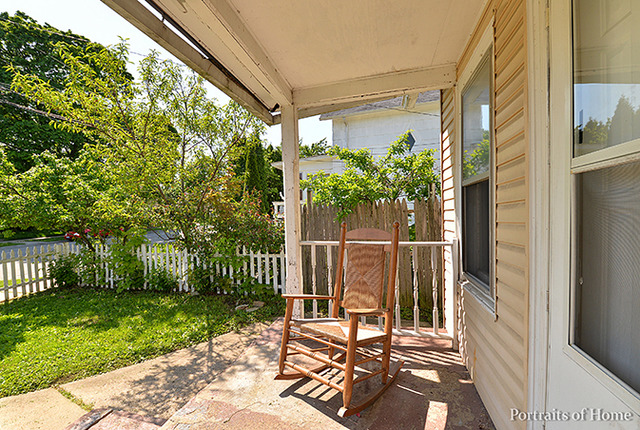 For Sale: 606 Grace St Elgin, IL 60120