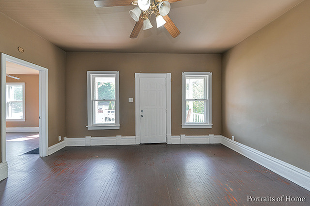 For Sale: 606 Grace St Elgin, IL 60120