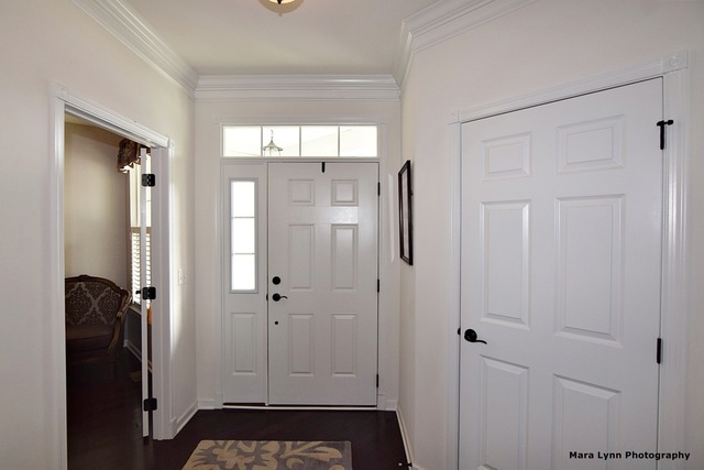 For Sale: 1015 Broadmoor Dr Elgin, IL 60124