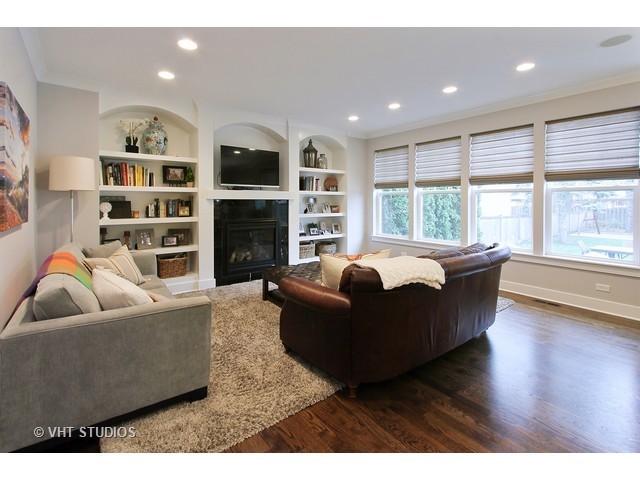 237 N Geneva Ave